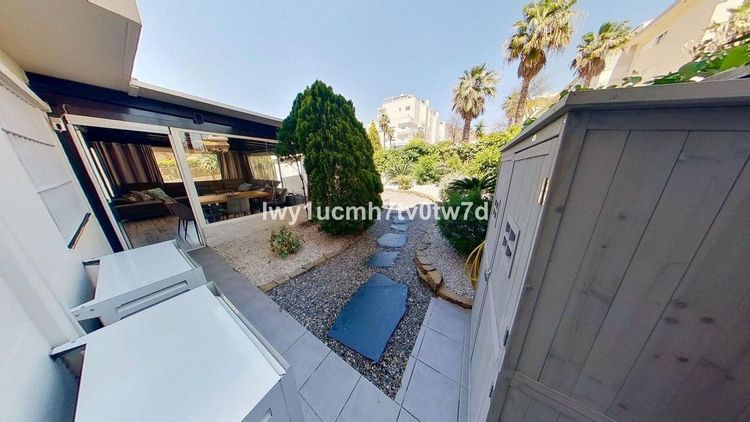Apartment | Resale in Arroyo de la Miel in Arroyo de la Miel, Costa del Sol - Photo 2