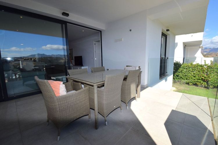 Apartment | Resale in La Cala de Mijas in La Cala de Mijas, Costa del Sol - Photo 3