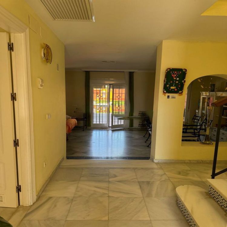 House | Resale in Guadalmina Alta in Guadalmina Alta, Costa del Sol - Photo 5