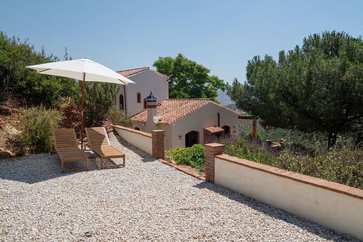 House | Resale in Almogía in Almogía, Costa del Sol - Photo 2