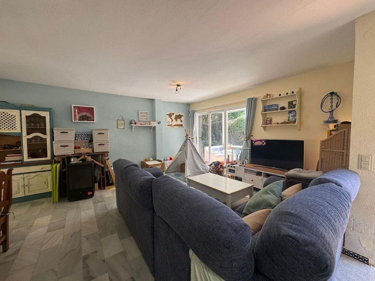 House | Resale in Atalaya in Atalaya, Costa del Sol - Photo 4