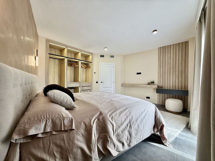 Apartment | Resale in Puerto Banús in Puerto Banús, Nueva Andalucía, Costa del Sol - Photo 5