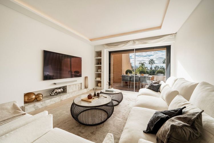 Penthouse | Resale in Benahavís - Development photo 1