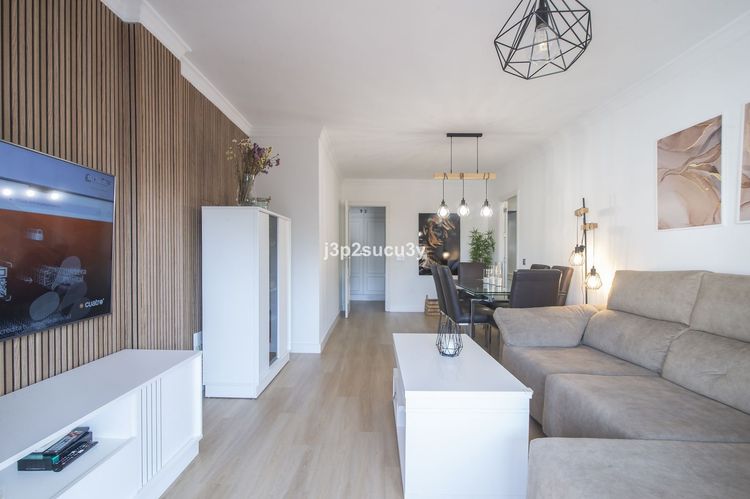 listing card gallery