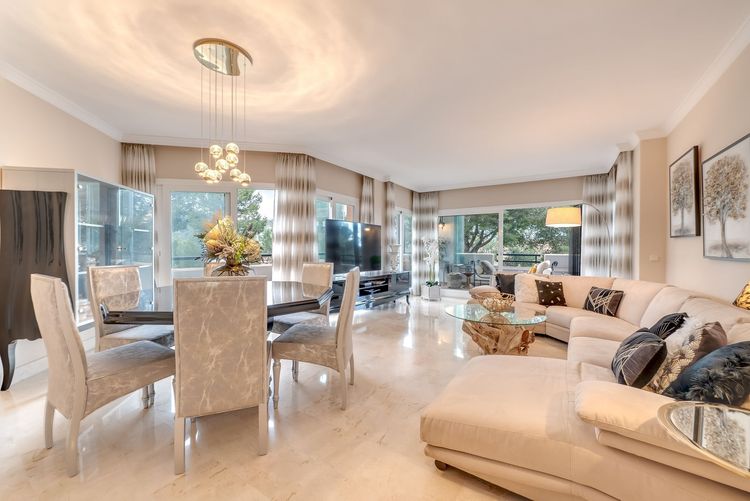 Apartment | Resale in Elviria in Elviria, Costa del Sol - Photo 3