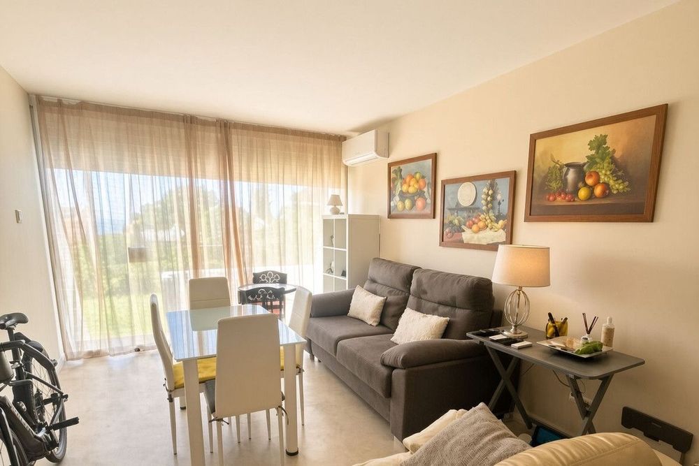 Apartment | Resale in Estepona in Estepona, Costa del Sol - Main property photo