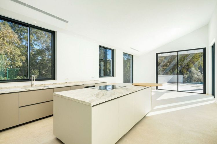 House | Resale in Sotogrande Alto in Sotogrande Alto, Sotogrande, Costa del Sol - Photo 5