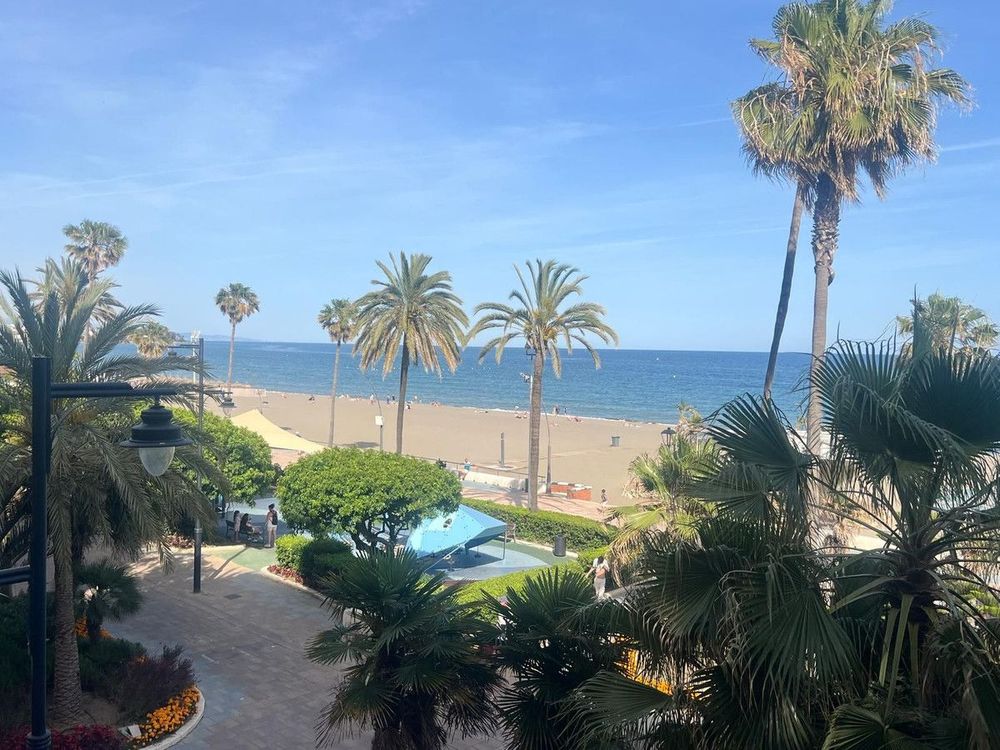Apartment | Resale in Estepona in Estepona, Costa del Sol - Main property photo