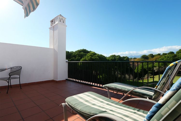 House | Resale in Marbella in Marbella Others, Costa del Sol - Photo 2