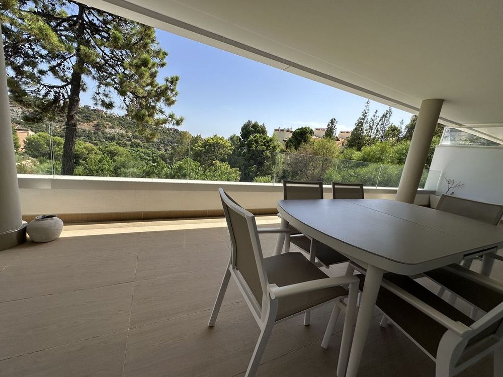 Apartment | Resale in Benahavís - Property photo 1