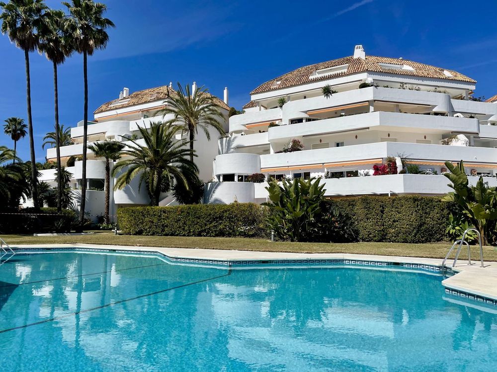 Apartment | Resale in The Golden Mile in The Golden Mile, Costa del Sol - Main property photo