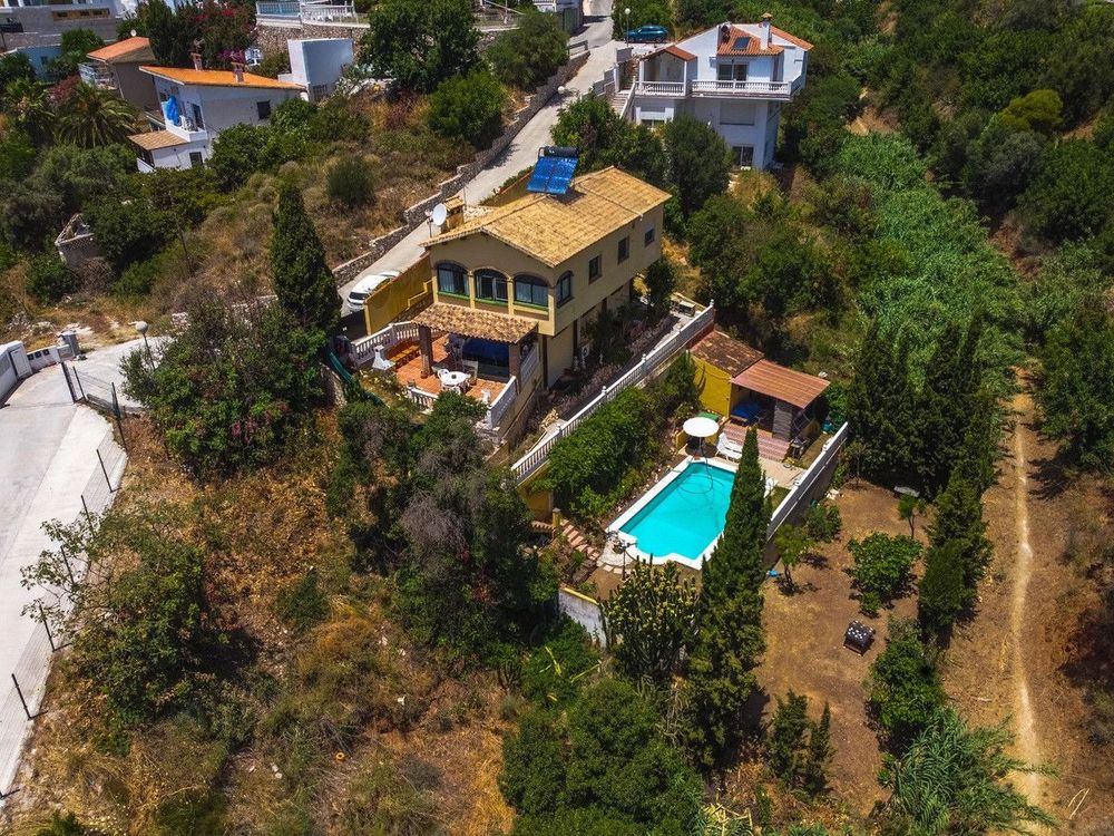House | Resale in Torreblanca in Torreblanca, Costa del Sol - Main property photo