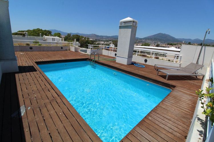Penthouse | Resale in Puerto Banús in Puerto Banús, Costa del Sol - Photo 5