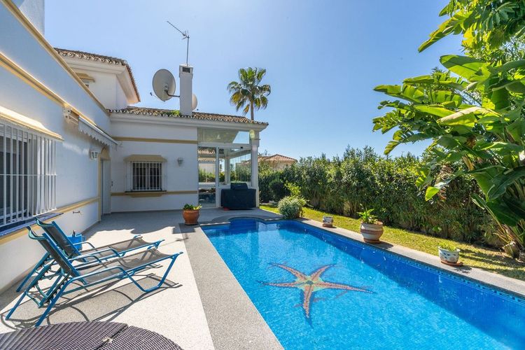 House | Resale in Marbesa in Marbesa, Marbella East, Costa del Sol - Photo 4