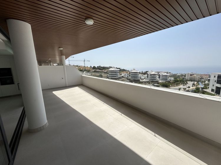 Apartment | Resale in Fuengirola in Fuengirola Others, Costa del Sol - Photo 4