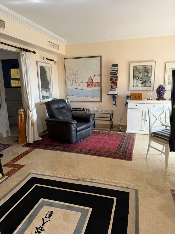 House | Resale in La Quinta in La Quinta, Costa del Sol - Photo 2