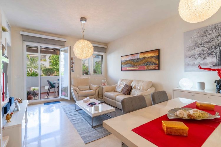 Apartment | Resale in Valle Romano in Valle Romano, Costa del Sol - Photo 4