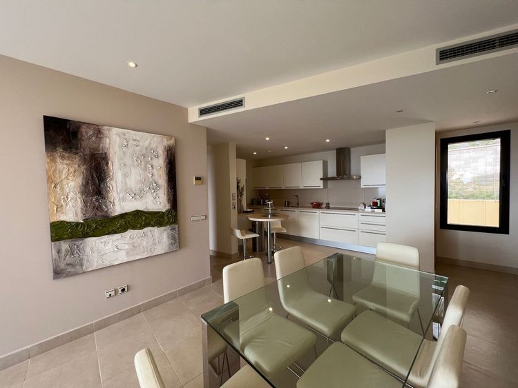 Apartment | Resale in Altos de los Monteros in Altos de los Monteros, Costa del Sol - Photo 4