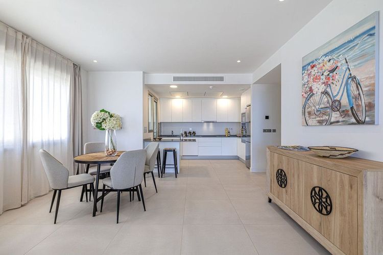 Apartment | Resale in Estepona in Estepona, Costa del Sol - Photo 5