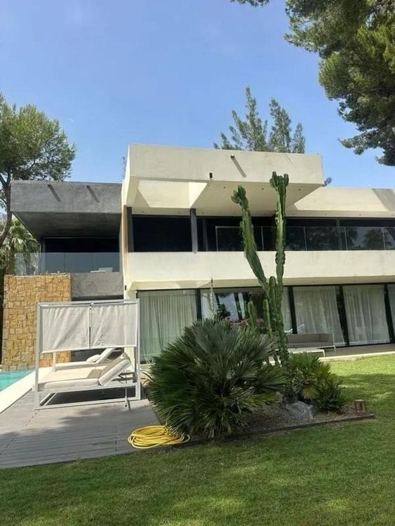House | Resale in Marbella in Marbella Others, Costa del Sol - Photo 2