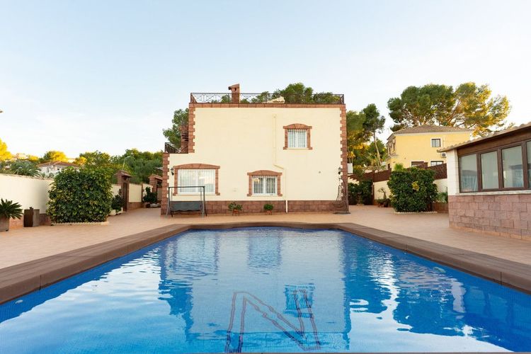 House | Resale in Los Balcones in Los Balcones, Costa Blanca - Photo 2