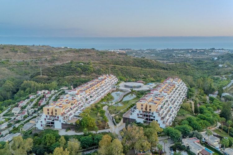 Penthouse | Resale in Estepona - Development photo 1