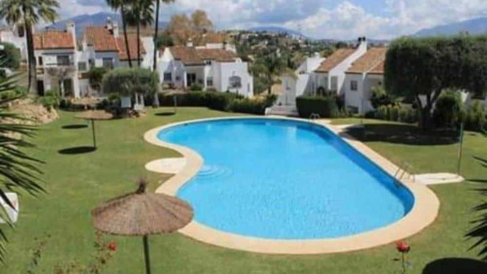 House | Resale in Estepona in Estepona, Costa del Sol - Main property photo