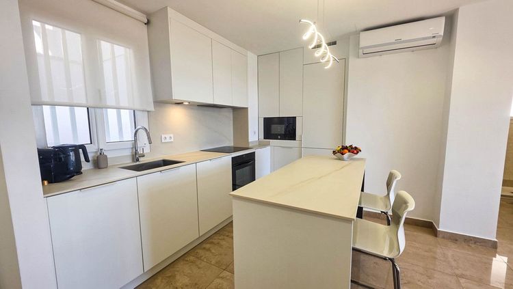 Apartment | Resale in La Duquesa in La Duquesa, Costa del Sol - Photo 4