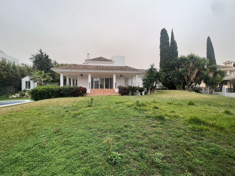House | Resale in Nueva Andalucía - Development photo 1