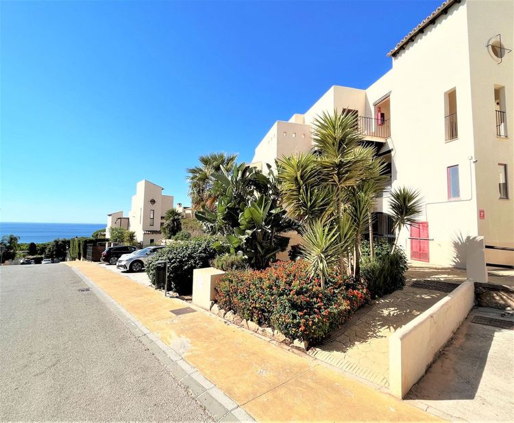 Apartment | Resale in Casares Playa in Casares Playa, Costa del Sol - Photo 5