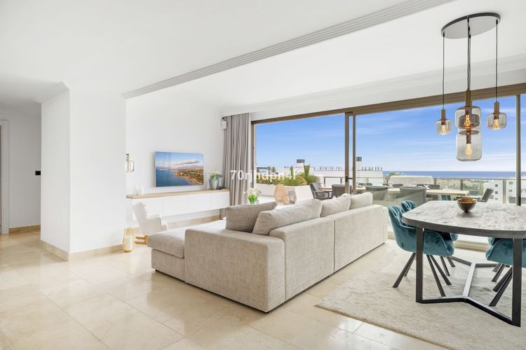 Penthouse | Resale in Estepona in Estepona, Costa del Sol - Photo 2