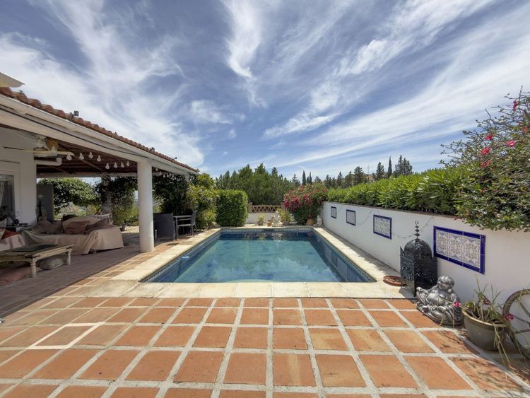 House | Resale in Coín in Coín, Costa del Sol - Photo 3