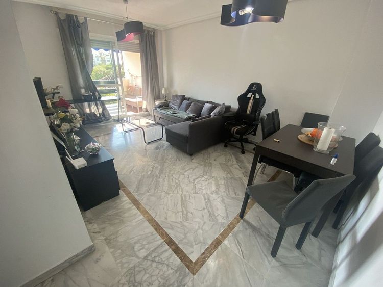 Apartment | Resale in Nueva Andalucía in Nueva Andalucía Others, Costa del Sol - Photo 3