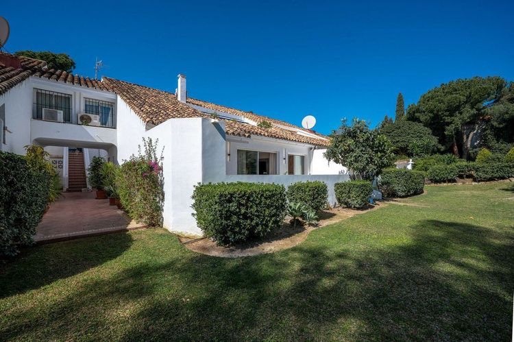 Apartment | Resale in Nueva Andalucía - Development photo 1