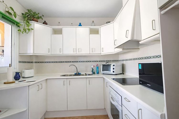 House | Resale in Coín in Coín, Costa del Sol - Photo 5