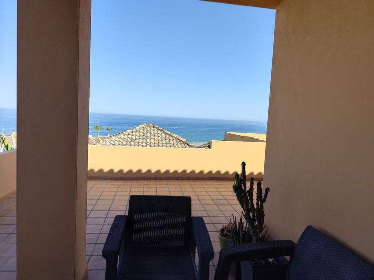 Penthouse | Resale in La Duquesa in La Duquesa, Costa del Sol - Photo 2