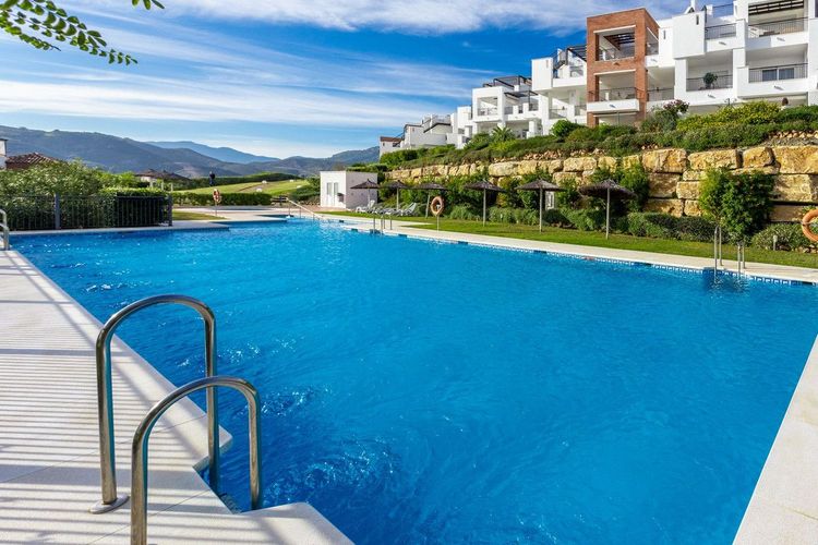 Apartment | Resale in Los Arqueros in Los Arqueros, Los Arqueros-Puerto del Almendro, Costa del Sol - Photo 3