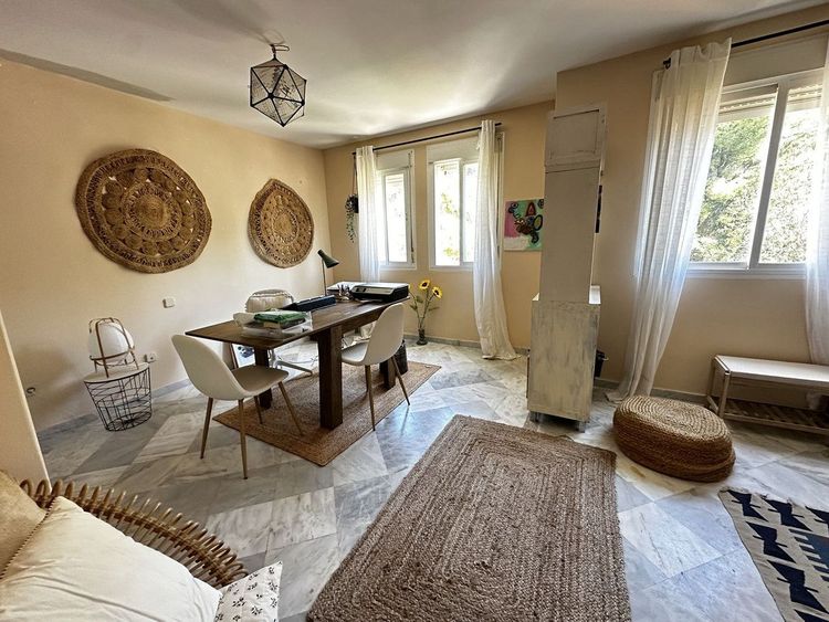 House | Resale in Nagüeles in Nagüeles, Costa del Sol - Photo 4