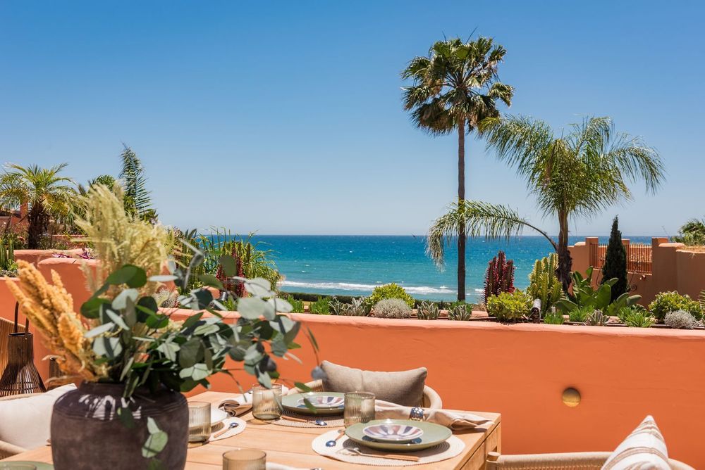 Apartment | Resale in Los Monteros in Los Monteros, Costa del Sol - Main property photo
