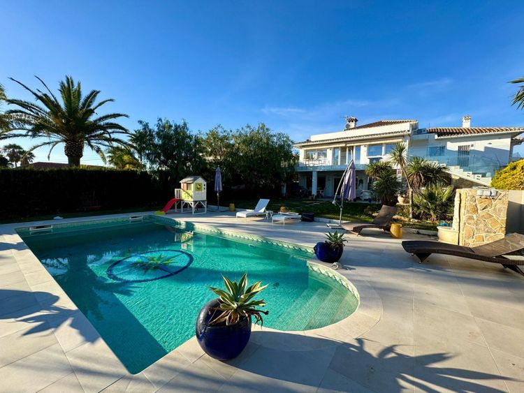 Renovation Opportunity House | Resale in Estepona in Estepona, Costa del Sol - Photo 5