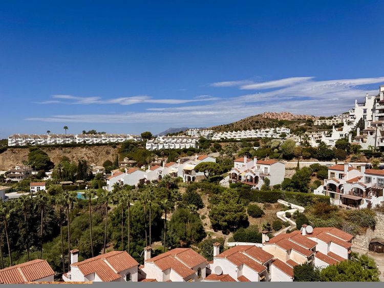 Penthouse | Resale in Calahonda in Calahonda, Costa del Sol - Photo 4