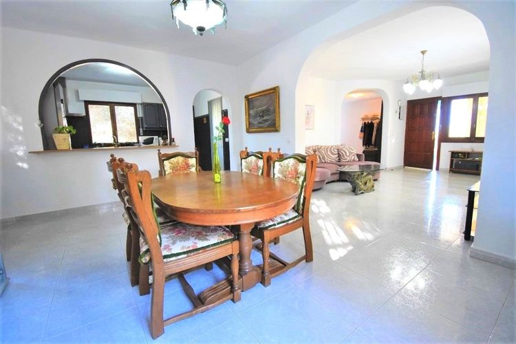 House | Resale in Villamartin in Villamartin, Costa Blanca - Photo 5