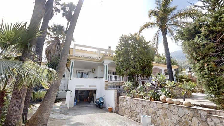 House | Resale in Alhaurín de la Torre in Alhaurín de la Torre, Costa del Sol - Photo 3