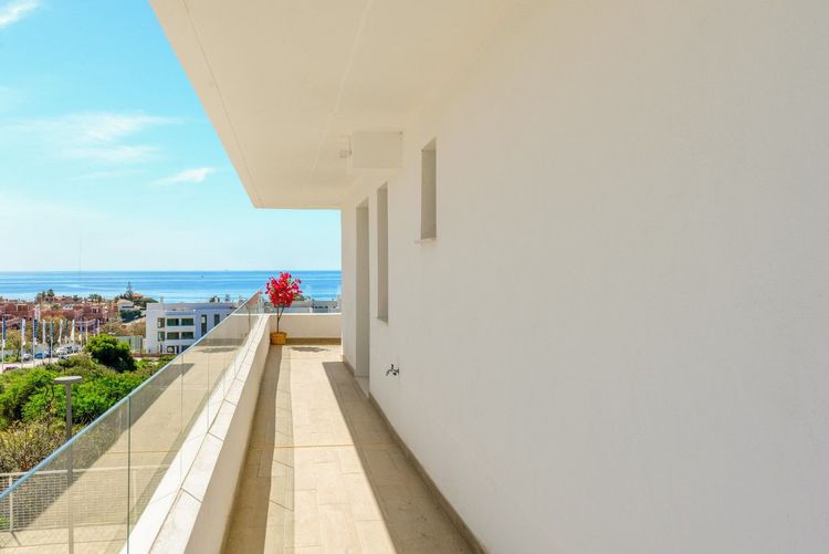 Apartment | Resale in Estepona in Estepona, Costa del Sol - Photo 3