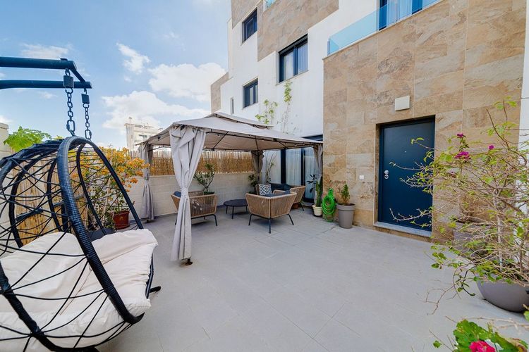 House | Resale in Orihuela Costa in Orihuela Costa, Costa Blanca - Photo 3