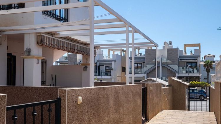 Apartment | Resale in Punta Prima in Punta Prima, Costa Blanca - Photo 4