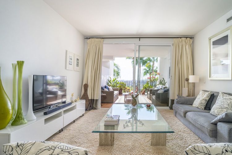 Apartment | Resale in Nueva Andalucía in Nueva Andalucía, Costa del Sol - Photo 4