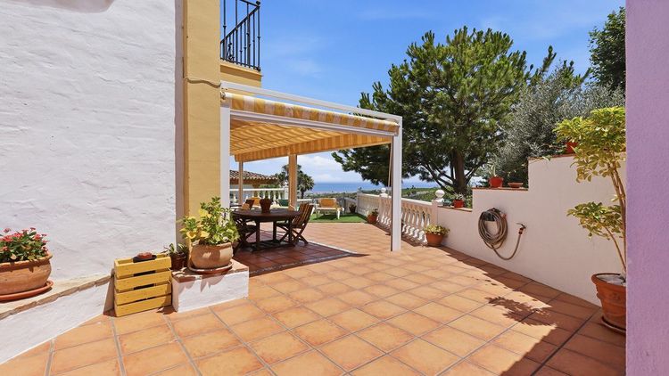 House | Resale in Manilva in Manilva Others, Costa del Sol - Photo 2
