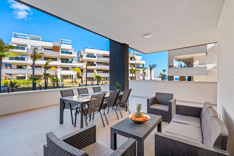 Apartment | Resale in Playa Flamenca in Playa Flamenca, Costa Blanca - Photo 2