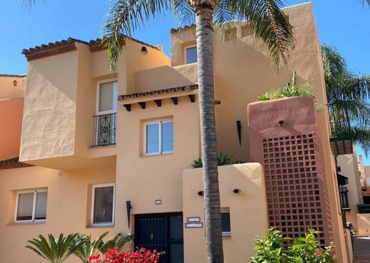 House | Resale in Nueva Andalucía - Development photo 1